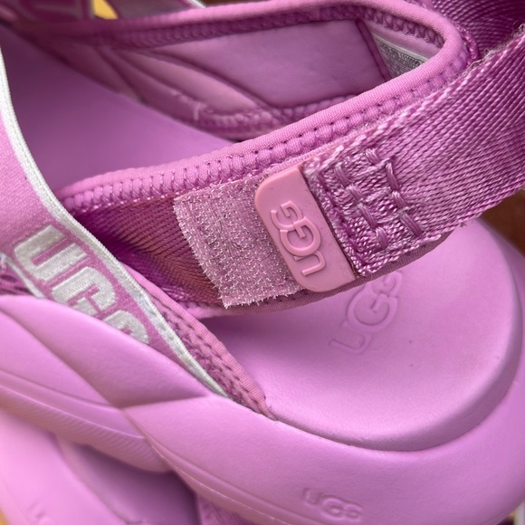 UGG‎ Lavender Sandals with Logo Straps - Picture 7 of 7